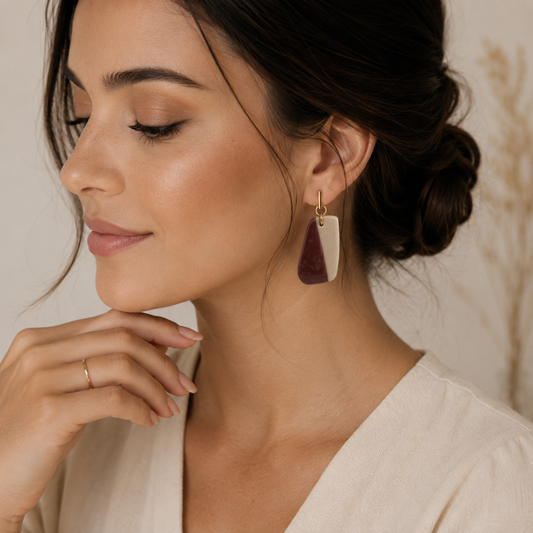 Balance software edge rectangle earrings beige & brown